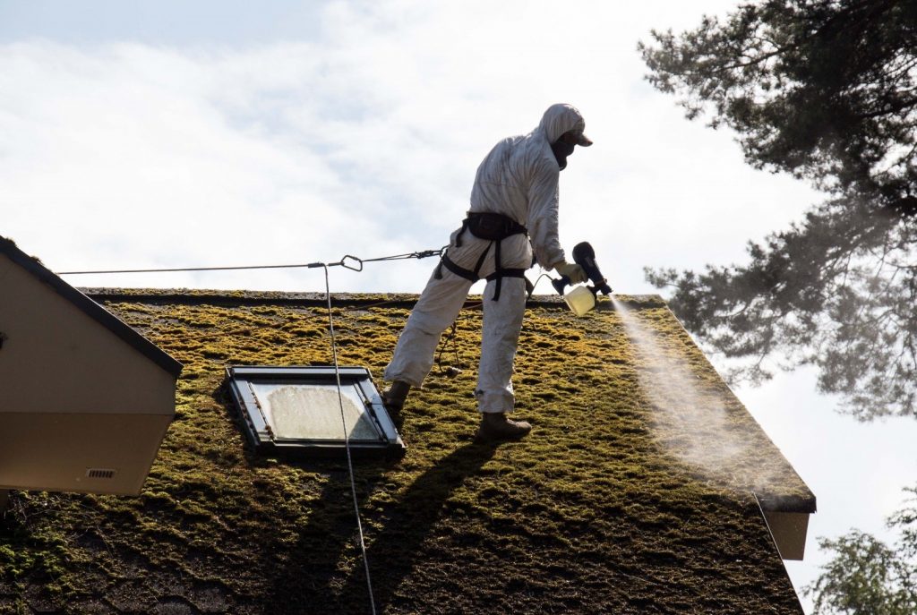 чистка кровли от снега