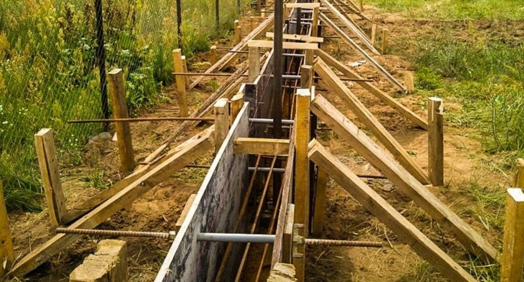 фундамент под забор под ключ